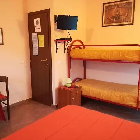 Arcobaleno 3* تْشيفالو