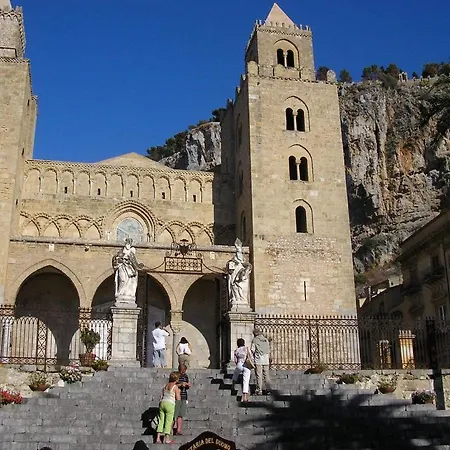 Arcobaleno 3* צ'פאלו