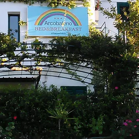 Arcobaleno فندق مبيت وإفطار تْشيفالو